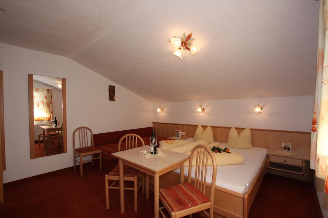 Lechlihof Hotel Ischgl Ruang foto