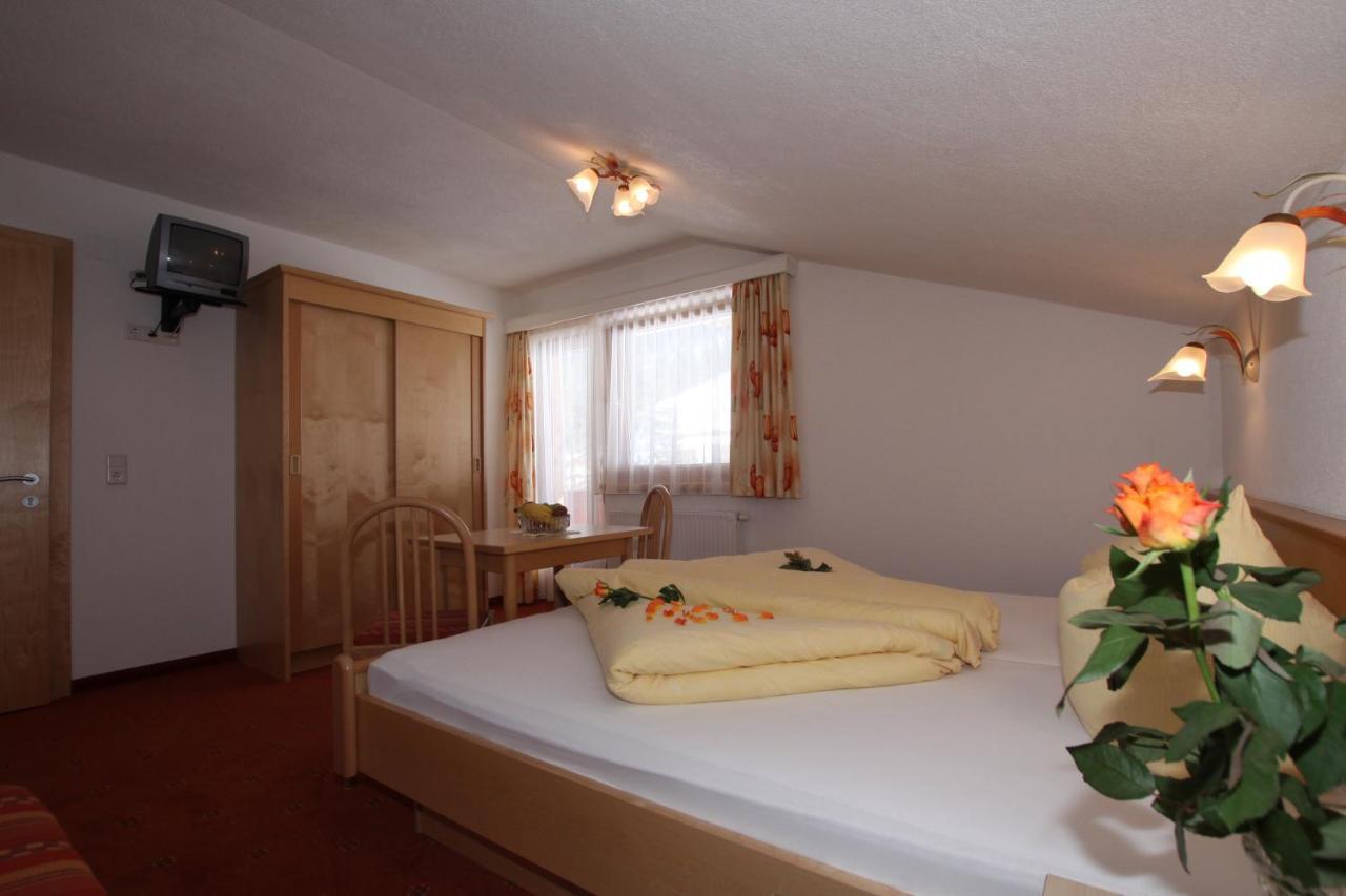 Lechlihof Hotel Ischgl Ruang foto